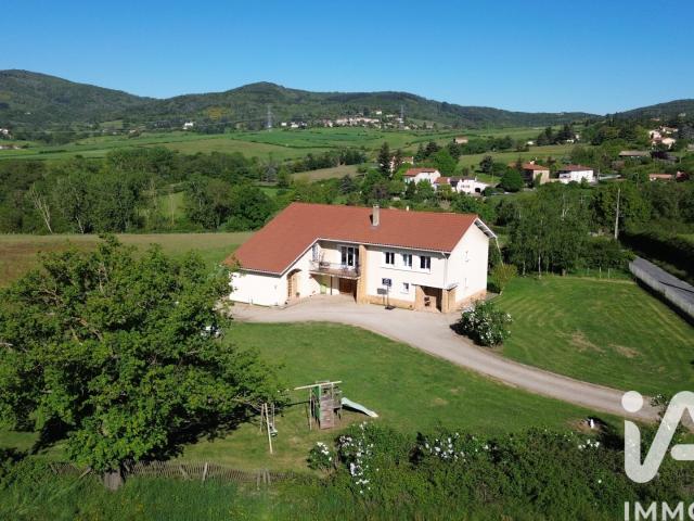 Maison 10 pièces 225 m²