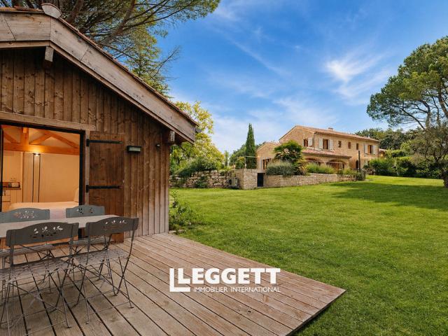 Maison 10 pièces 225 m²