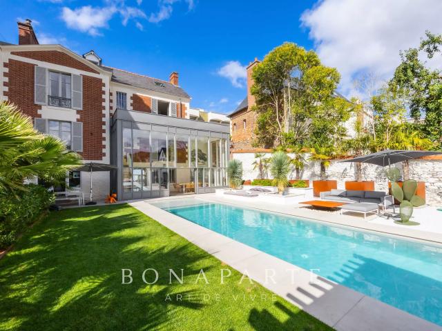 Maison 10 pièces 225 m²