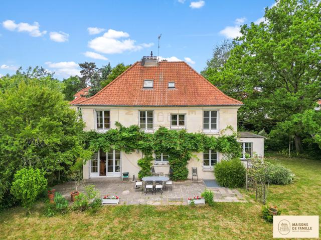 Maison 10 pièces 225 m²
