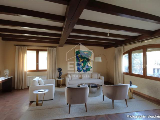 Maison 10 pièces 225 m²