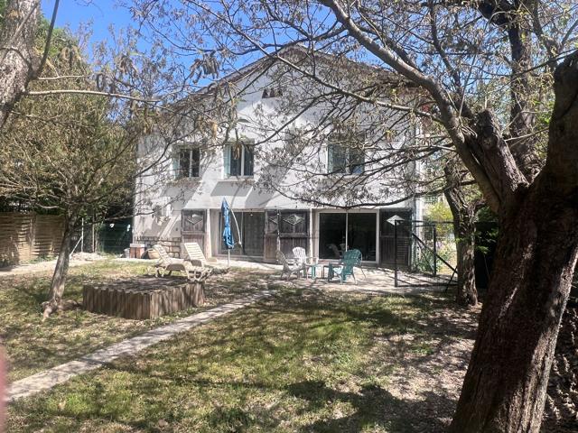 Maison 10 pièces 226 m²