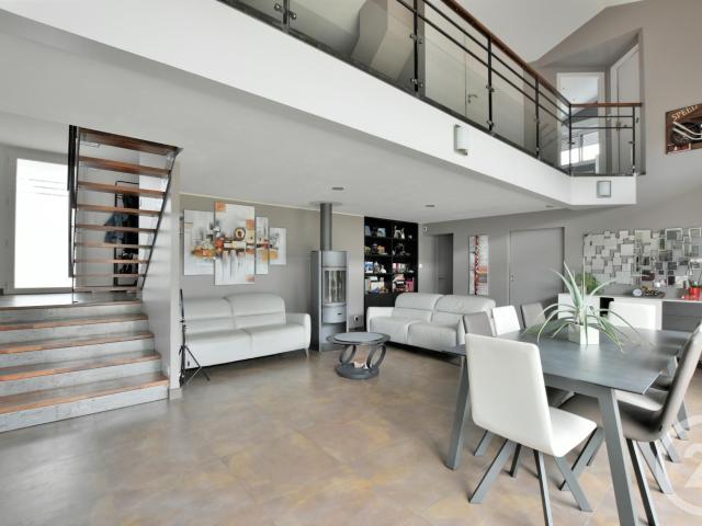 Maison 10 pièces 226 m²