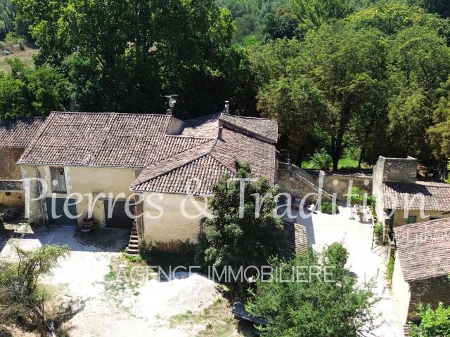 Maison 10 pièces 226 m²