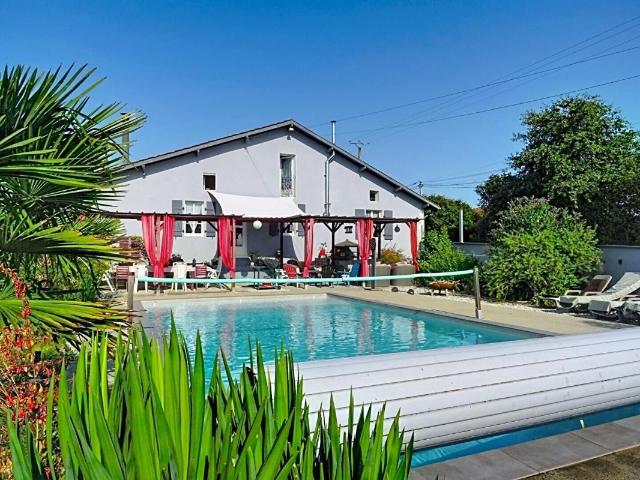 Maison 10 pièces 226 m²