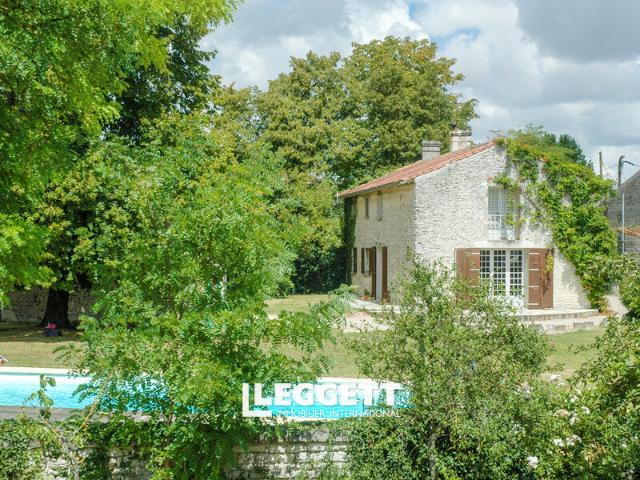 Maison 10 pièces 226 m²