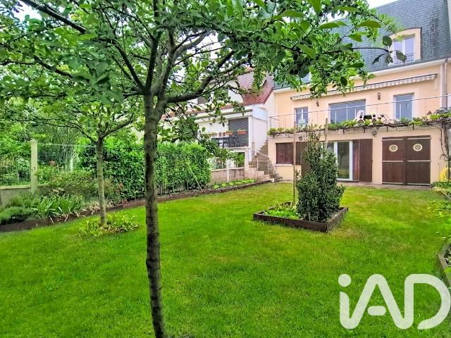 Maison 10 pièces 233 m²