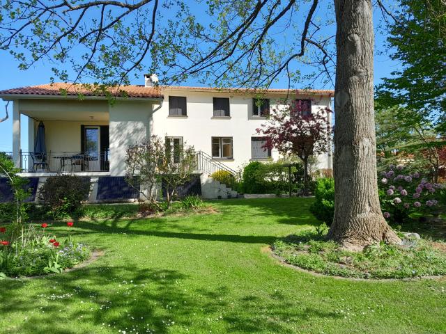 Maison 10 pièces 230 m²