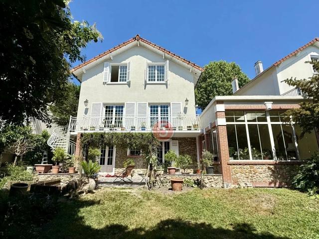 Maison 10 pièces 230 m²