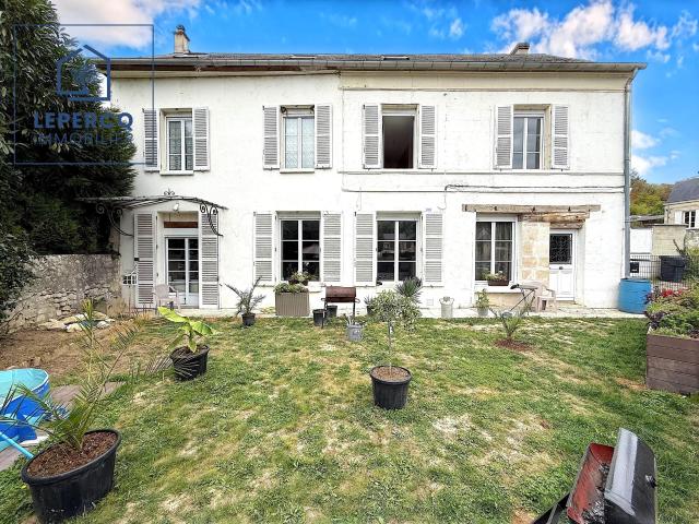Maison 10 pièces 230 m²