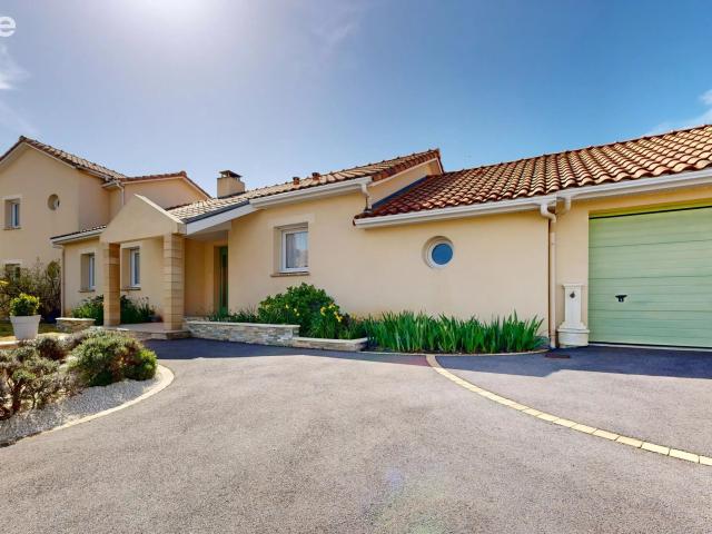 Maison 8 pièces 230 m²