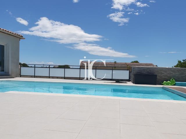 Maison 10 pièces 230 m²