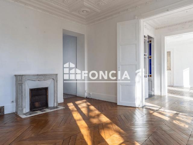 Maison 11 pièces 230 m²