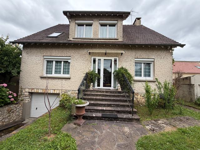 Maison 10 pièces 230 m²