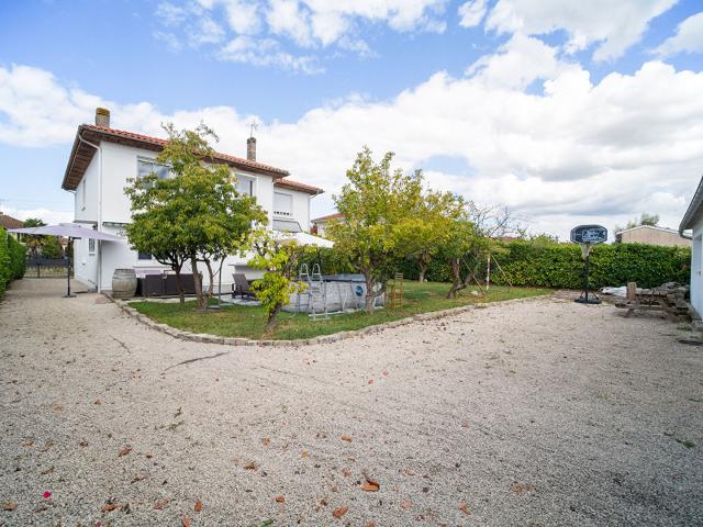 Maison 10 pièces 230 m²