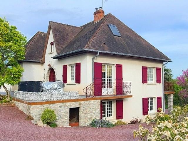 Maison 10 pièces 230 m²