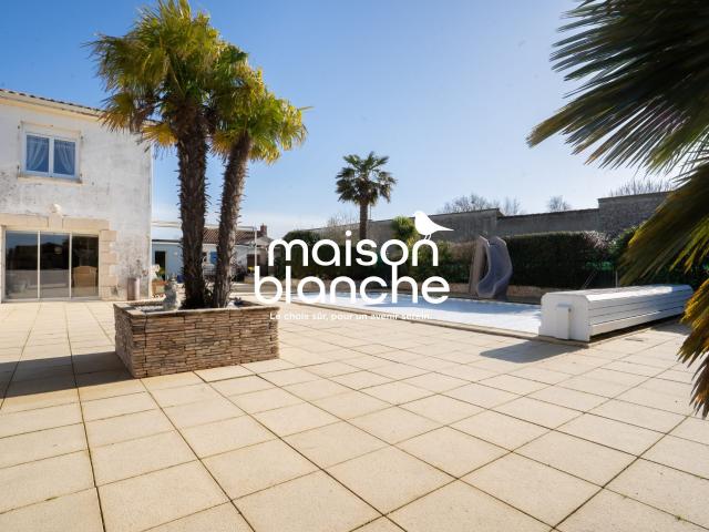 Maison 10 pièces 230 m²