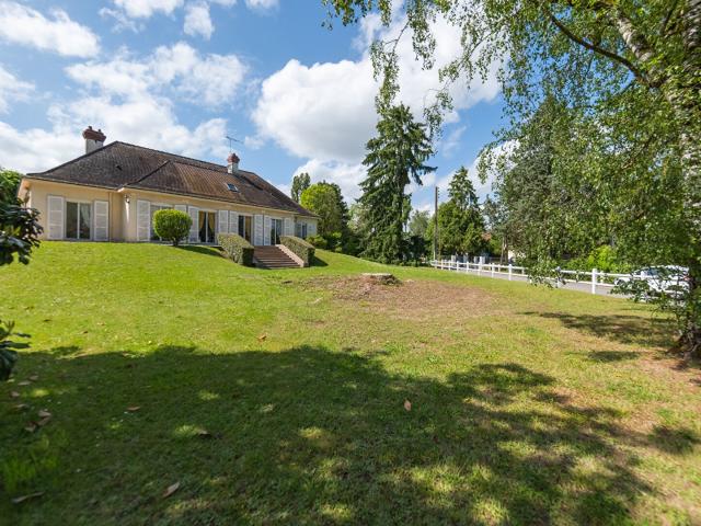 Maison 10 pièces 230 m²