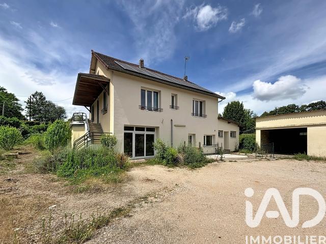 Maison 10 pièces 230 m²