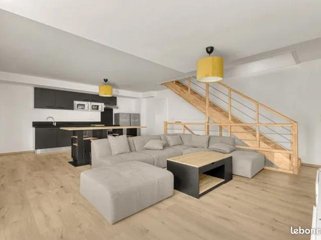 Maison 10 pièces 230 m²