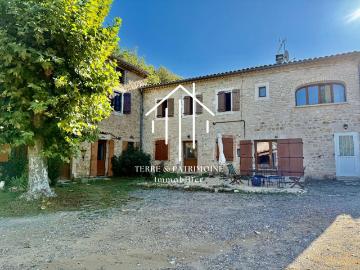 Maison 10 pièces 230 m²