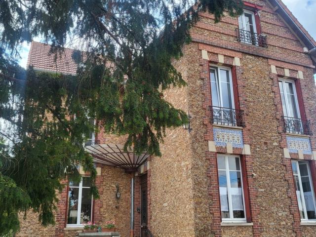 Maison 10 pièces 230 m²