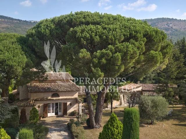 Maison 10 pièces 231 m²