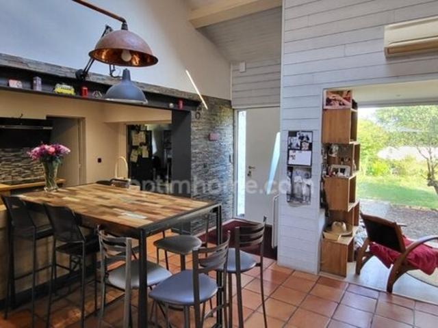 Maison 10 pièces 231 m²