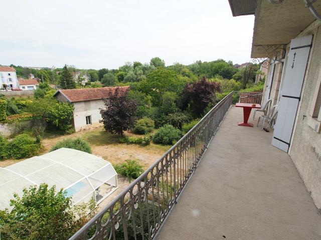 Maison 10 pièces 232 m²