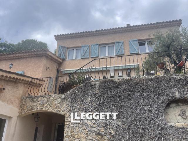 Maison 10 pièces 232 m²
