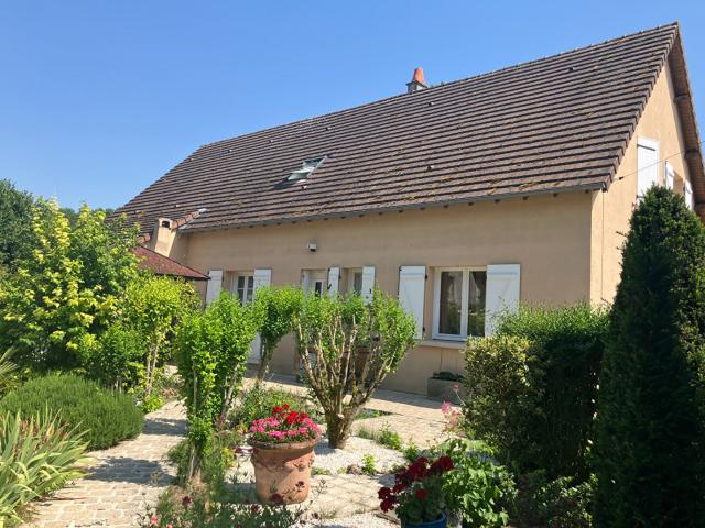 Maison 10 pièces 232 m²