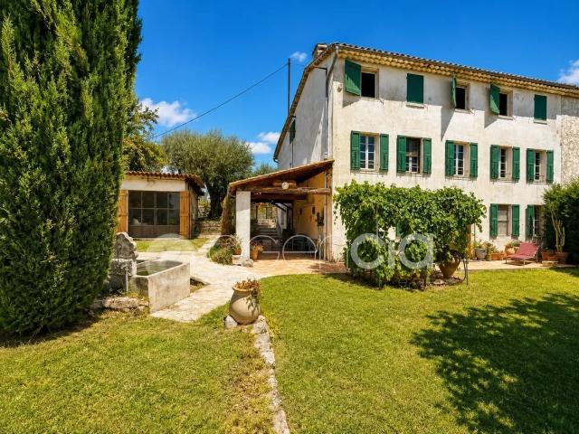 Maison 10 pièces 232 m²