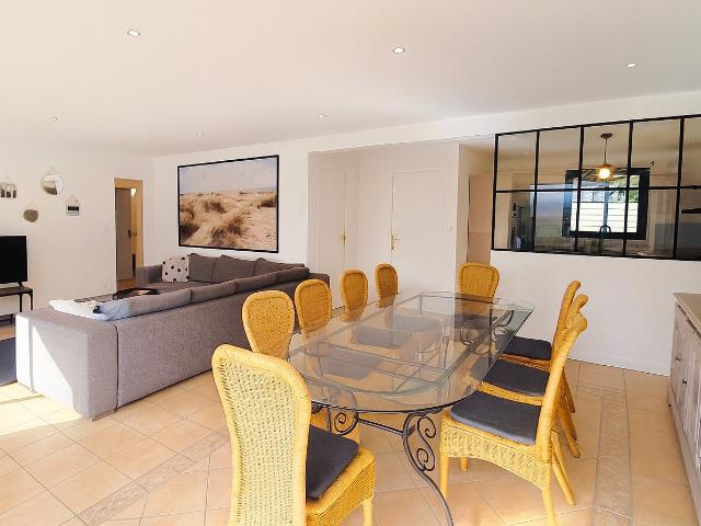 Maison 10 pièces 243 m²