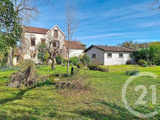 Maison 10 pièces 237 m²