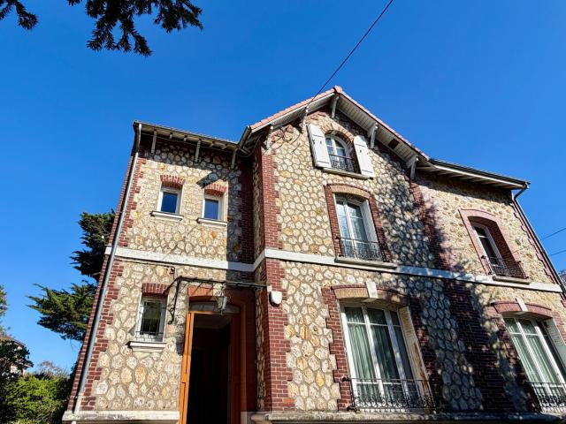 Maison 10 pièces 237 m²