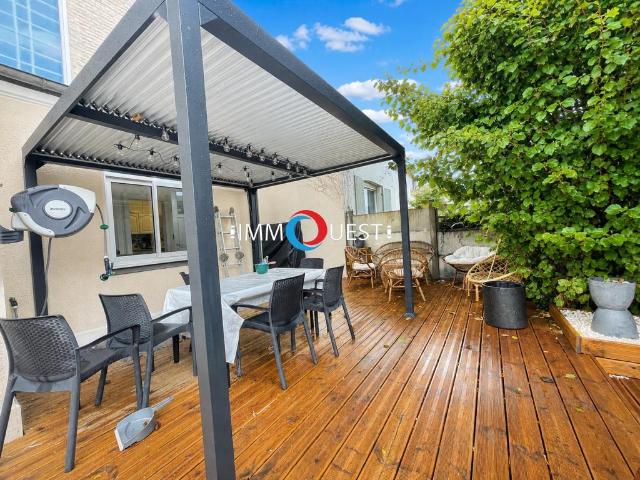Maison 10 pièces 237 m²