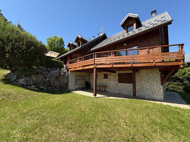 Maison 10 pièces 237 m²