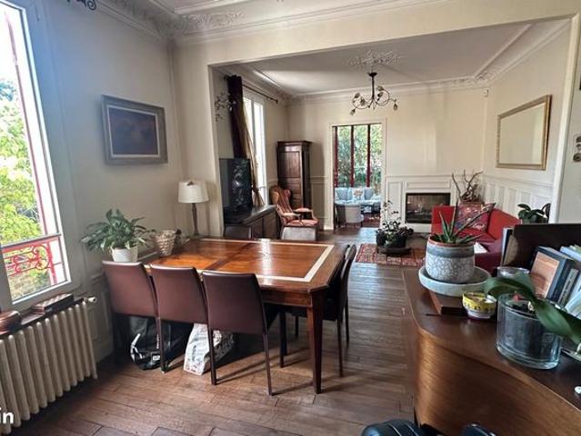 Maison 10 pièces 237 m²