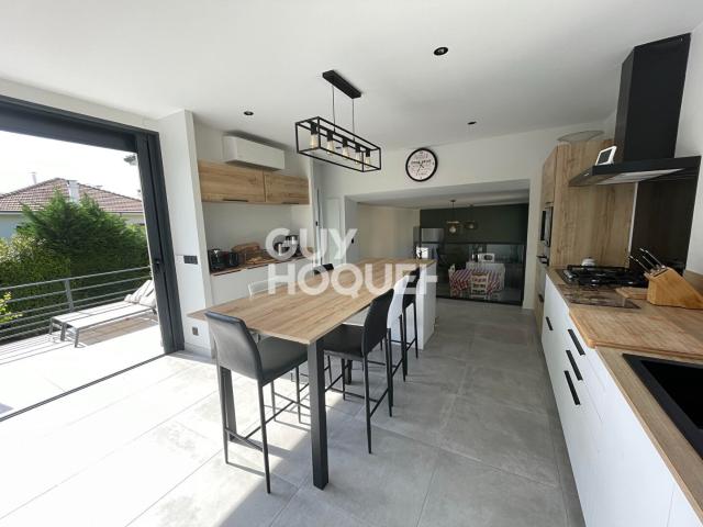Maison 10 pièces, 234 m² à louer à Valence 26000