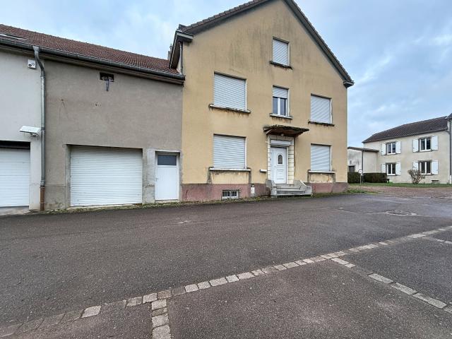 Maison 10 pièces 234 m²