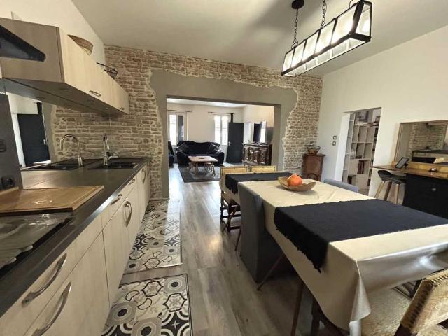 Maison 10 pièces 234 m²