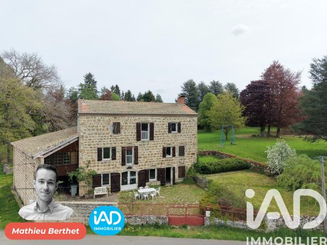 Maison 10 pièces 235 m²