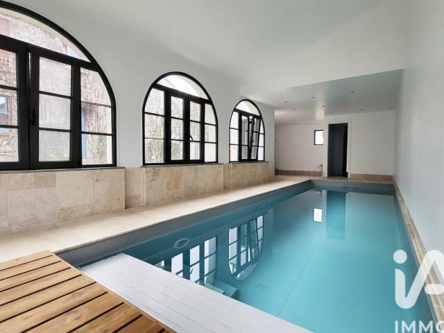 Maison 10 pièces 235 m²