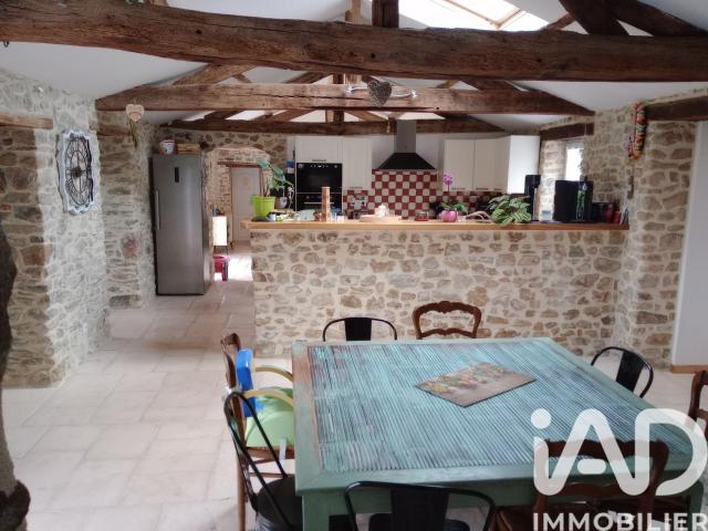 Maison 10 pièces 235 m²