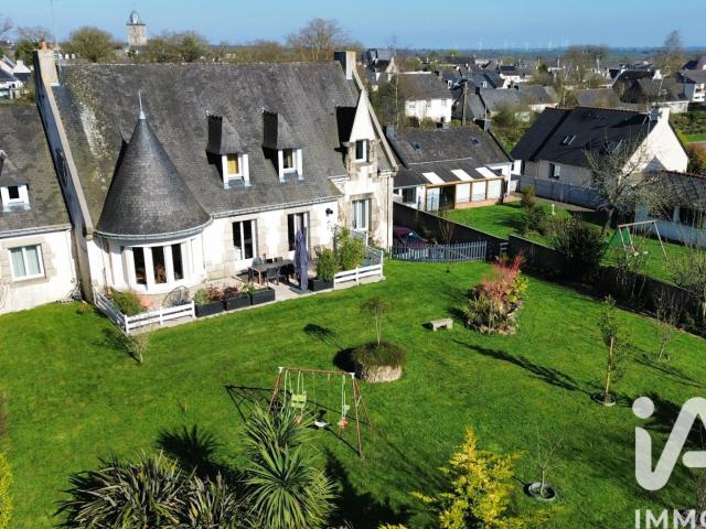 Maison 10 pièces 235 m²