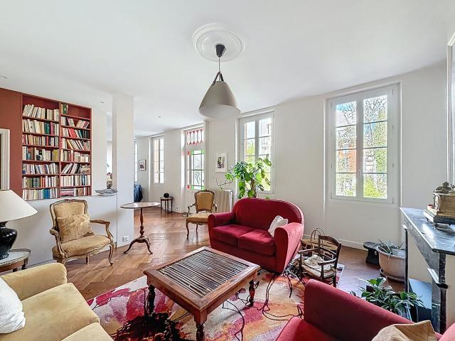 Maison 10 pièces 235 m²