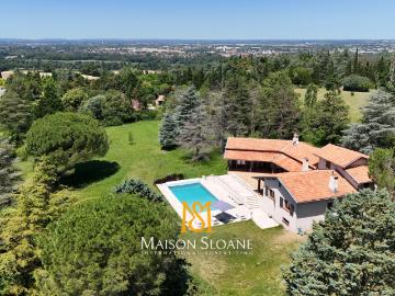 Maison 10 pièces 235 m²