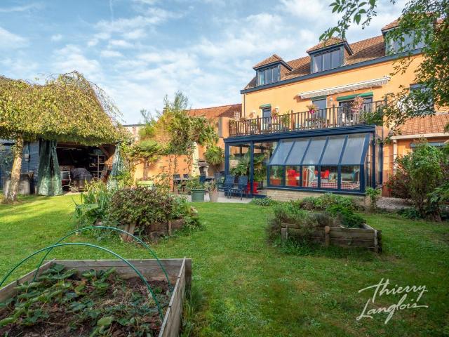 Maison 10 pièces 235 m²