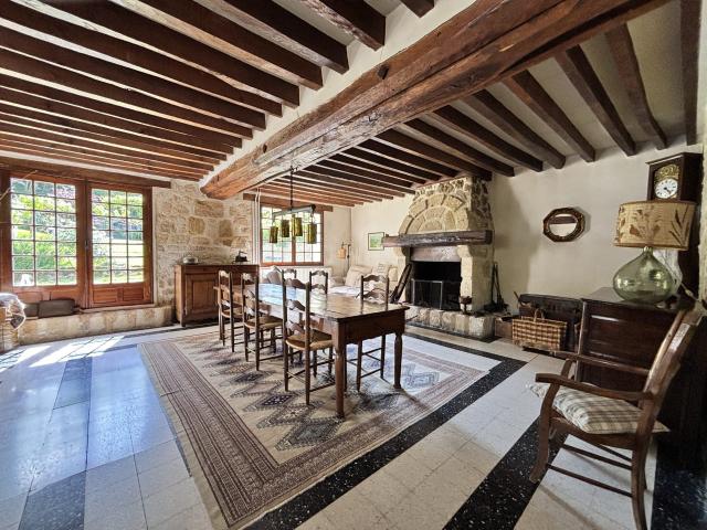 Maison 10 pièces 235 m²