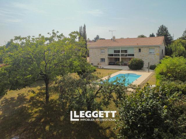Maison 10 pièces 235 m²